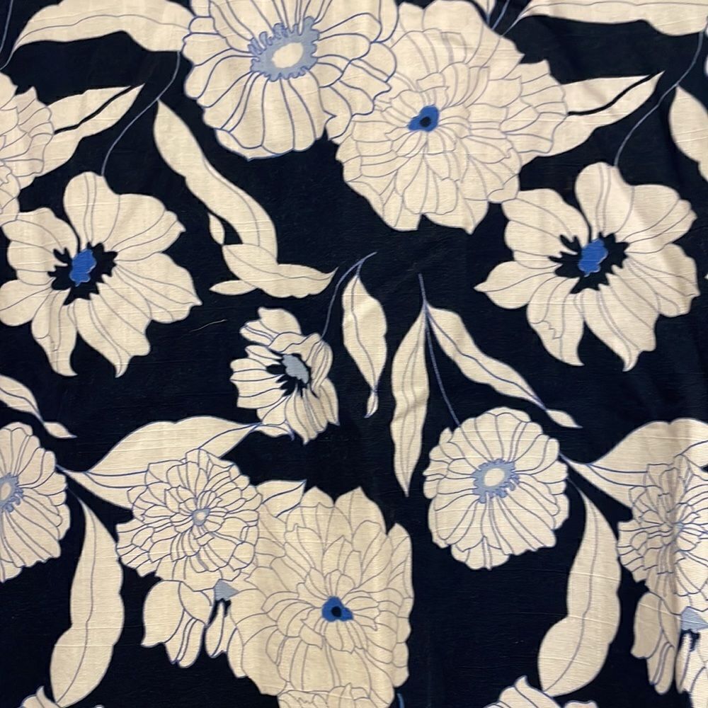 ✨Tommy Hilfiger Navy & White Tropical Floral A-line Skirt - Picture 2 of 7